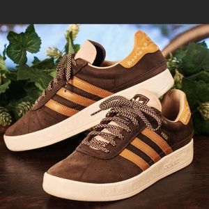 Used but still in good condition Munchen Made in Germany Oktoberfest Adidas 12.5